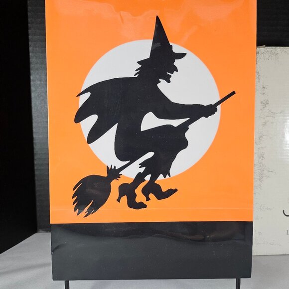 Hallmark Huntington Cackling Witch Luminary Motion Activated Indoor/Outdoor Use - Picture 4 of 9